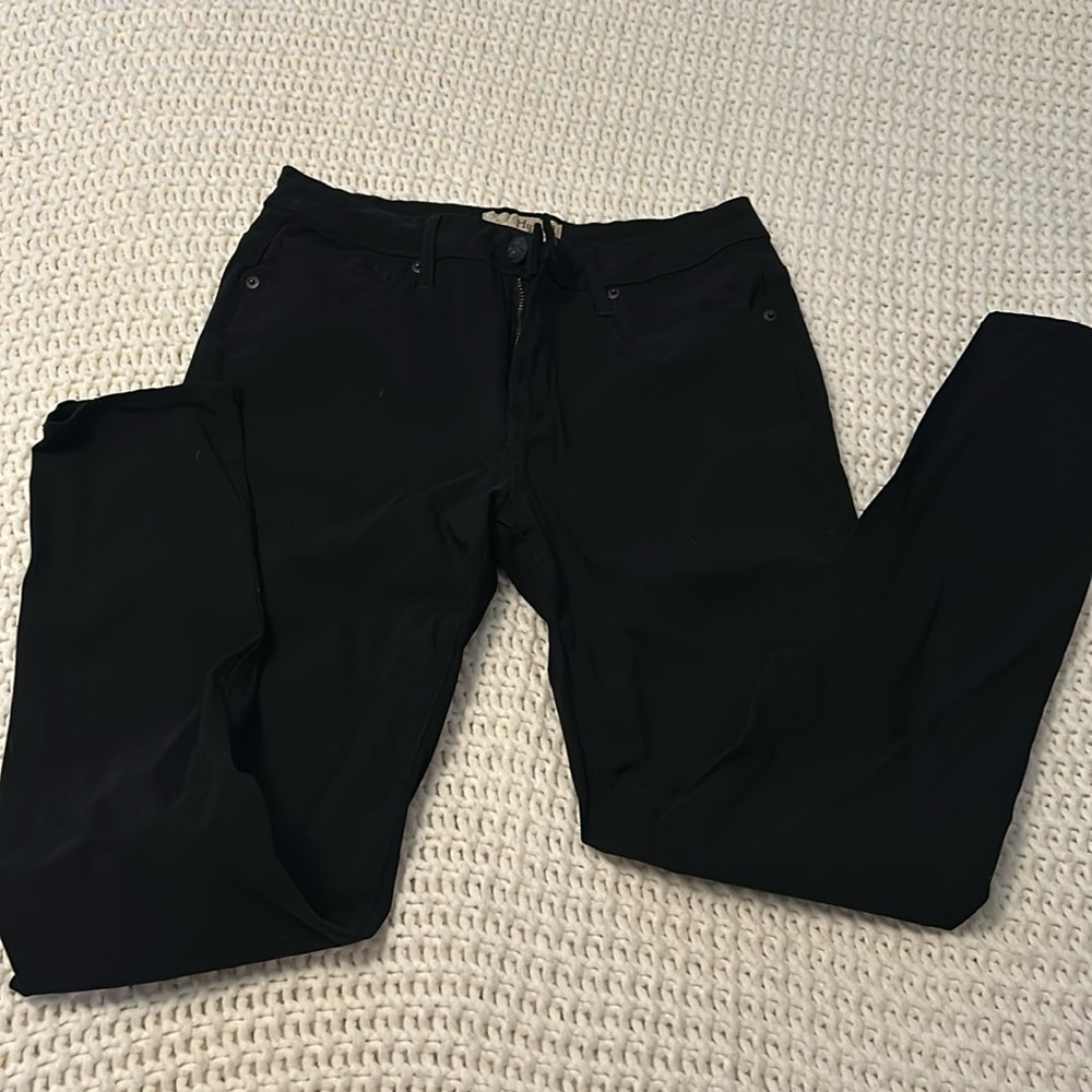 NWOT BLACK skinny jegging